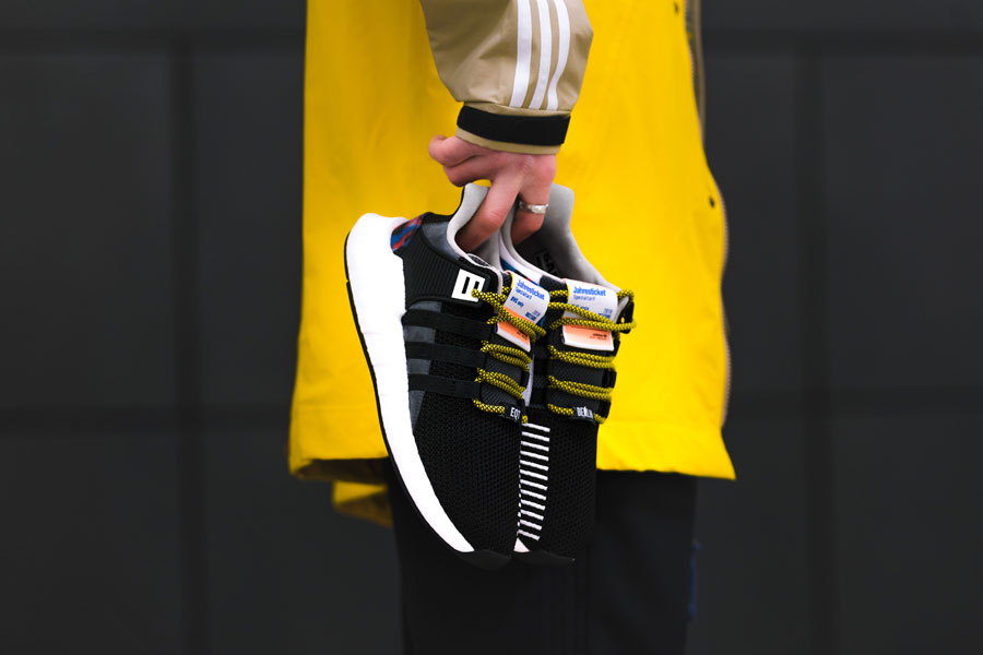 Оплачиваем проезд: Adidas выпустили кроссовки с проездным на метро (фото 2)