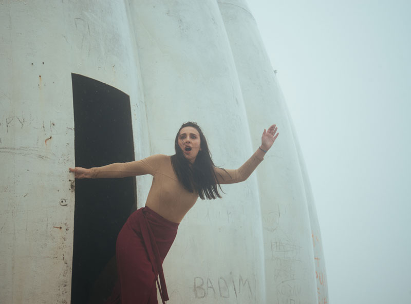 jamala-lake-suit01944