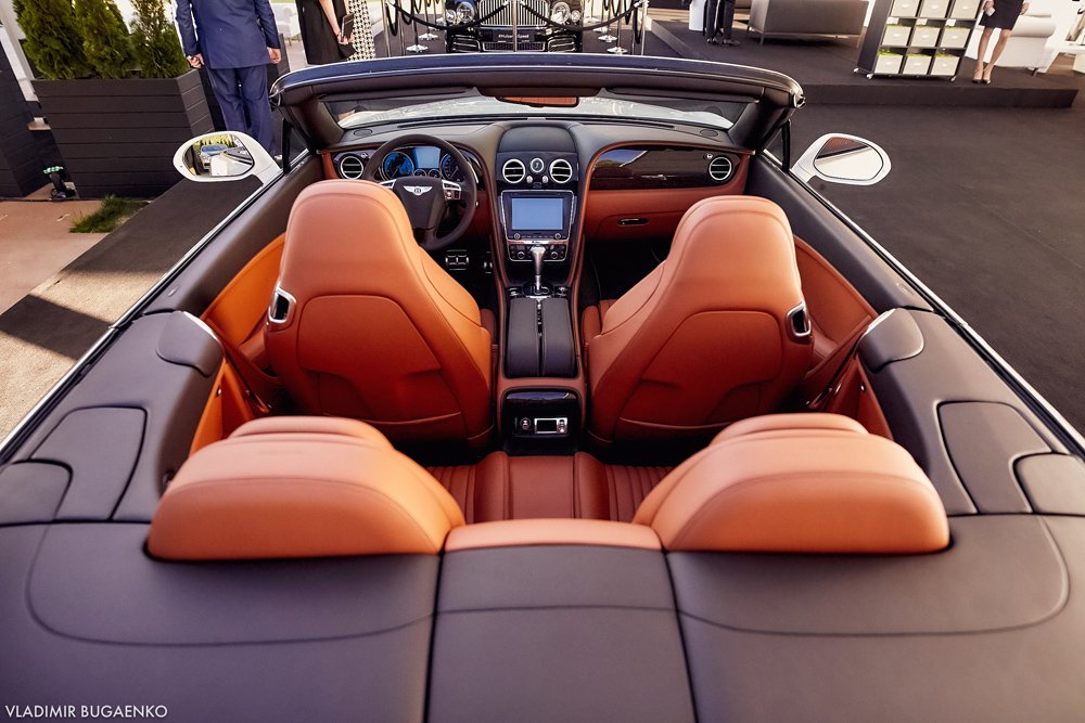 В Киеве открыли новый салон Bentley (фото 32)