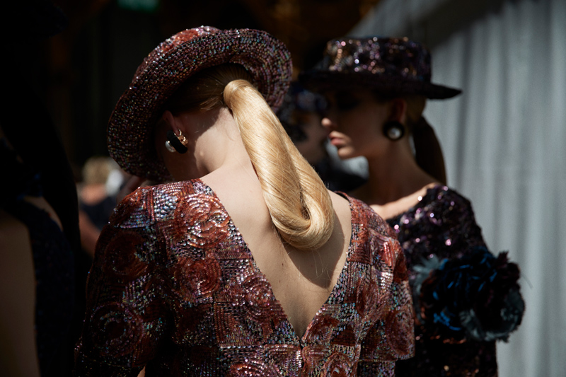 Знать в лицо: Бьюти-образ на показе Chanel (фото 8)