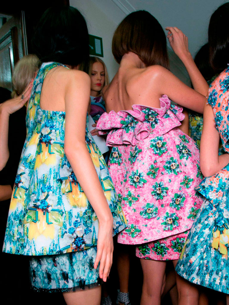 kollaboratciya-mary-katrantzou-i-sowshed