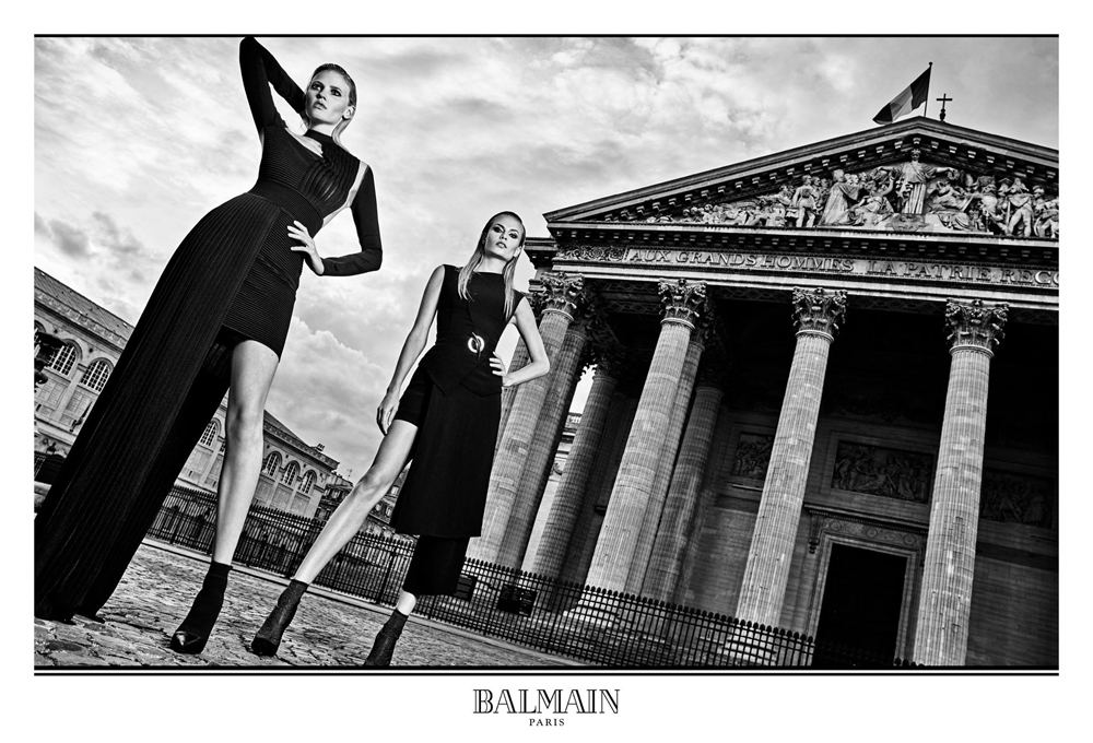 Лара Стоун и Наташа Поли в новой рекламе Balmain (фото 1)