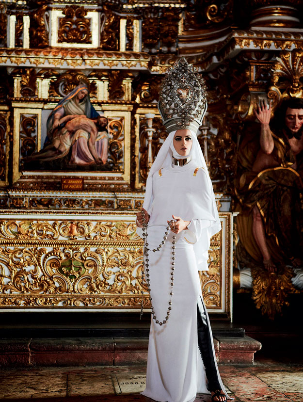 stala-izvestna-tema-met-gala-2018