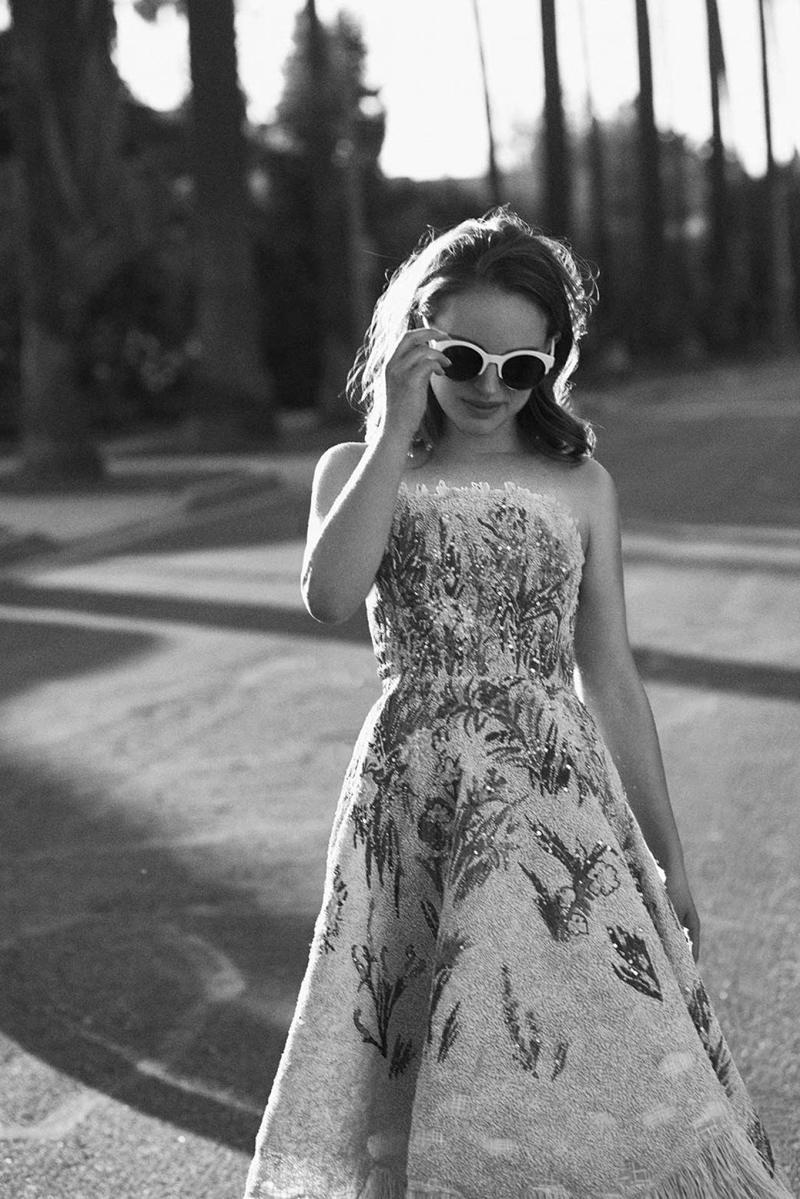 Натали Портман прыгает с пирса в новом ролике Miss Dior (фото 2)