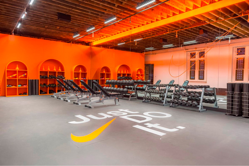 Nike превратили старинную церковь в баскетбольный зал (фото 2)