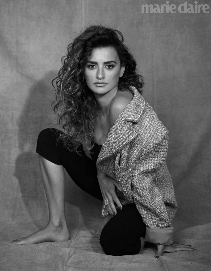 Пенелопа Крус снялась в нарядах Chanel для Marie Claire (фото 4)