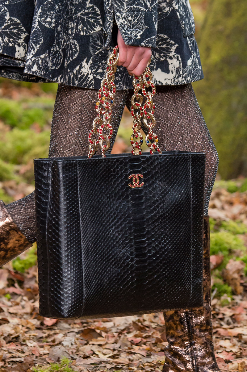 Chanel больше не будут использовать экзотическую кожу (фото 1)