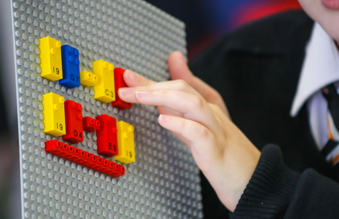 Lego запустили конструктор со шрифтом Брайля для детей с проблемами зрения (фото 4)