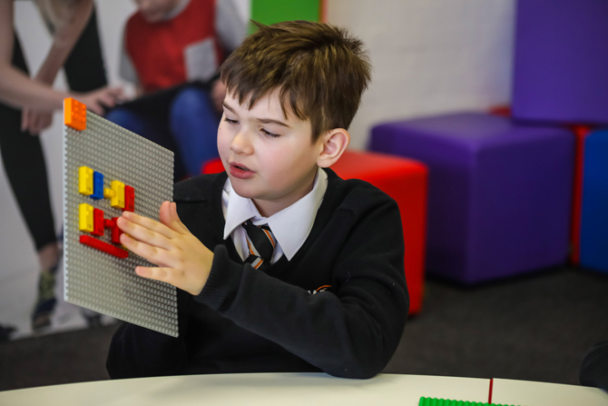 Lego запустили конструктор со шрифтом Брайля для детей с проблемами зрения (фото 3)