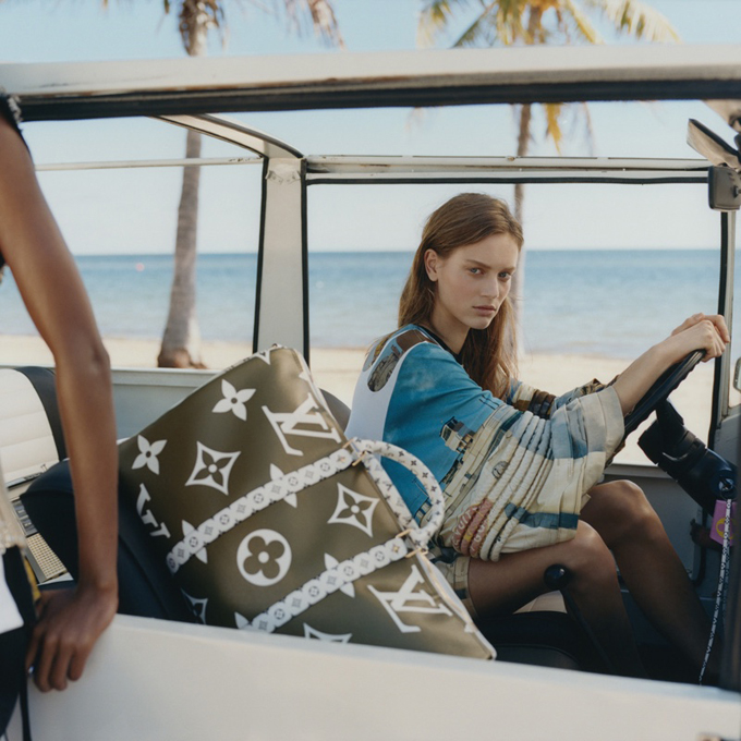 Поясные сумки и козырьки от солнца в летней капсуле Louis Vuitton (фото 4)