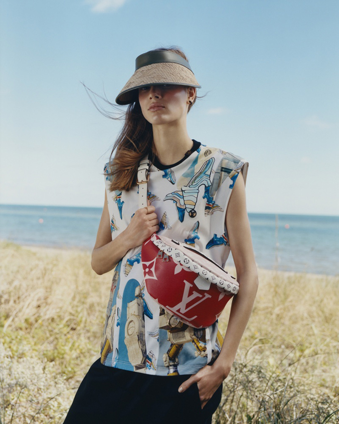 Поясные сумки и козырьки от солнца в летней капсуле Louis Vuitton (фото 3)