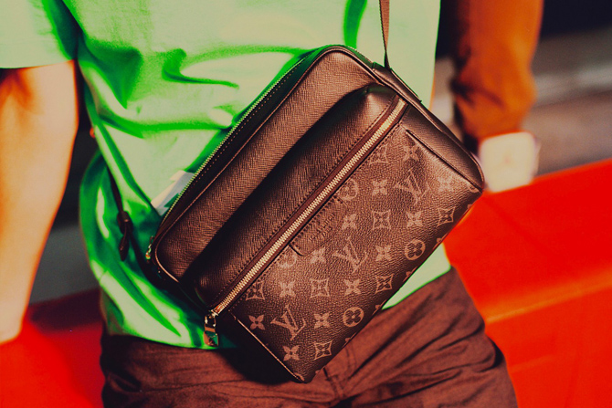 Из мальчика — в мужчину: Вирджил Абло показал весенний кампейн Louis Vuitton (фото 4)