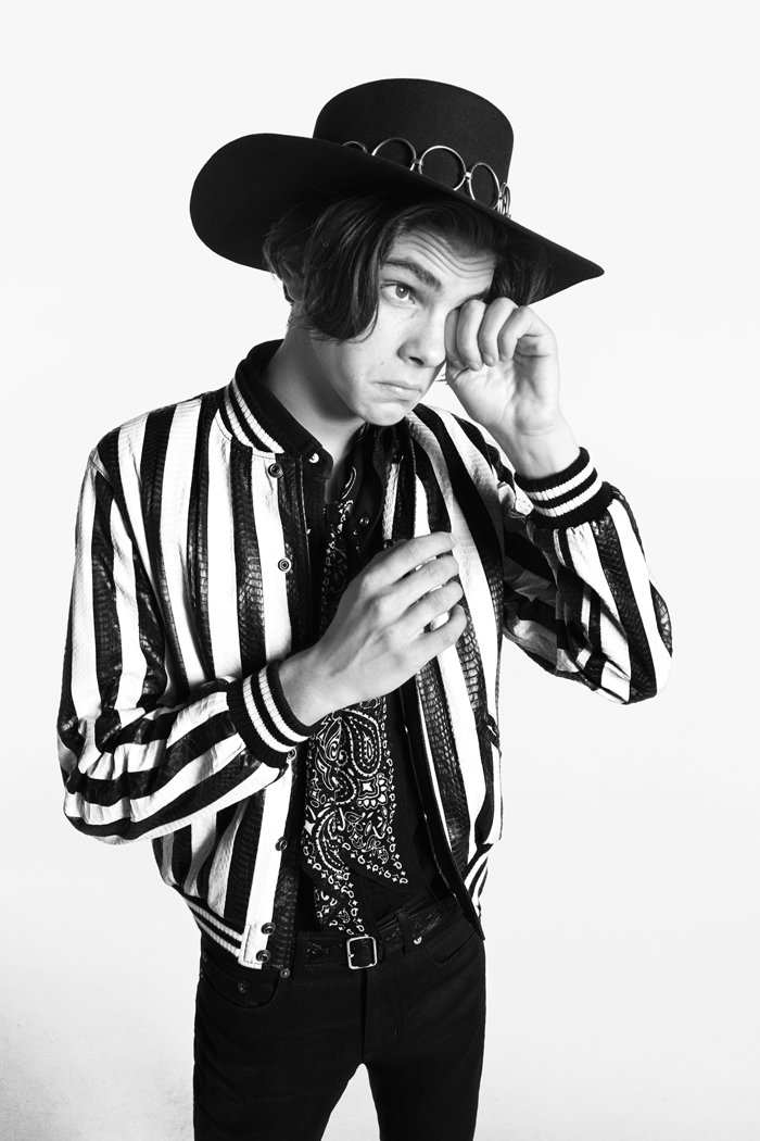 Кайя Гербер снялась в образе рок-звезды для Saint Laurent Denim (фото 4)