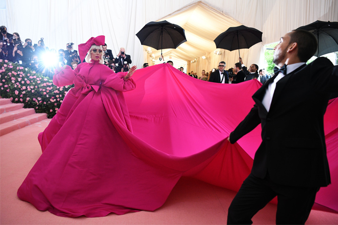 Met Gala — 2019: Все звезды на розовой дорожке (фото 22)