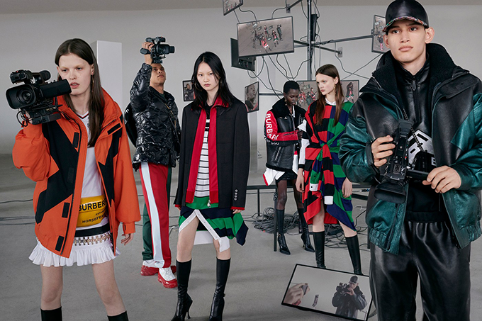 Джиджи Хадид и Ирина Шейк показали осеннюю коллекцию Burberry на фоне океана (фото 10)