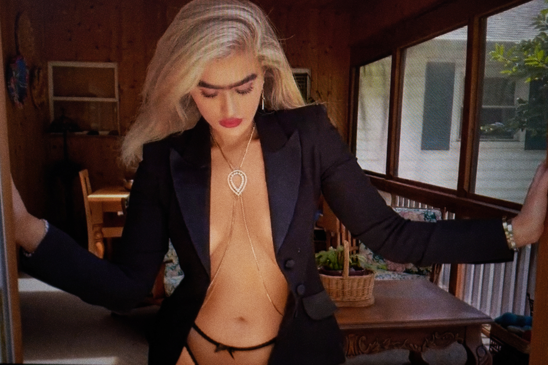 Кампания Agent Provocateur посвящена близости наедине с собой (фото 27)