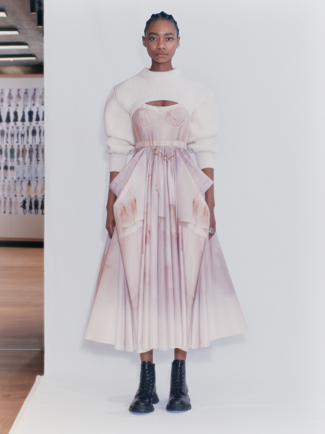 Тюль, кружева и грязь: Alexander McQueen сняли фильм на Темзе (фото 18)