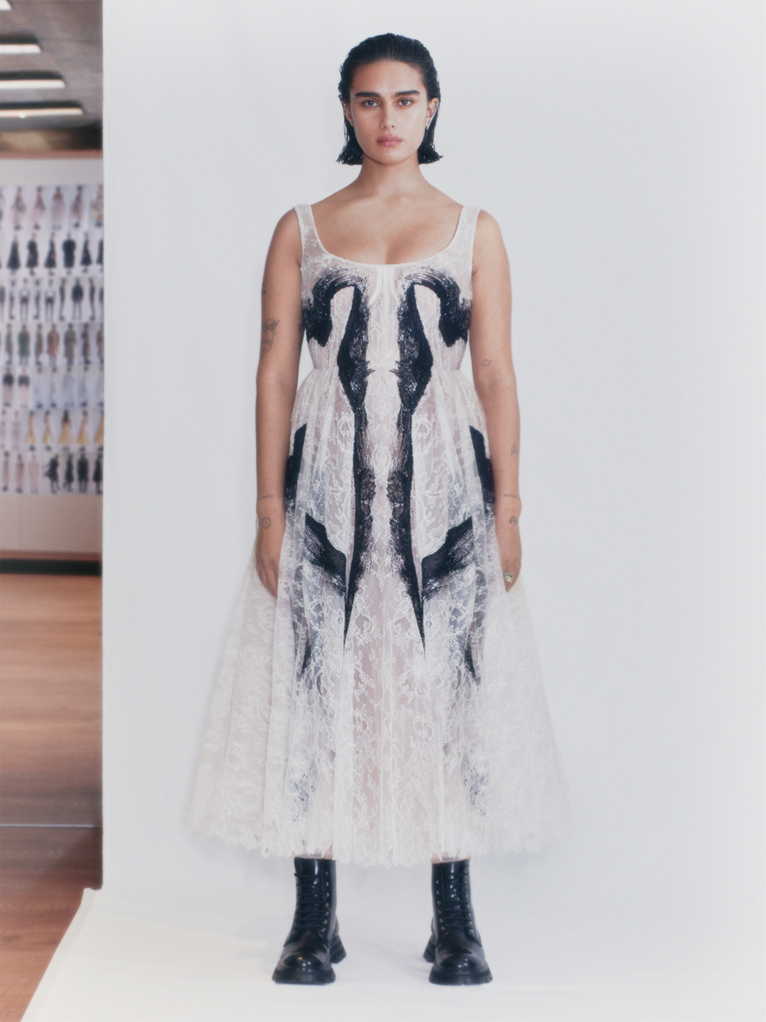 Тюль, кружева и грязь: Alexander McQueen сняли фильм на Темзе (фото 21)