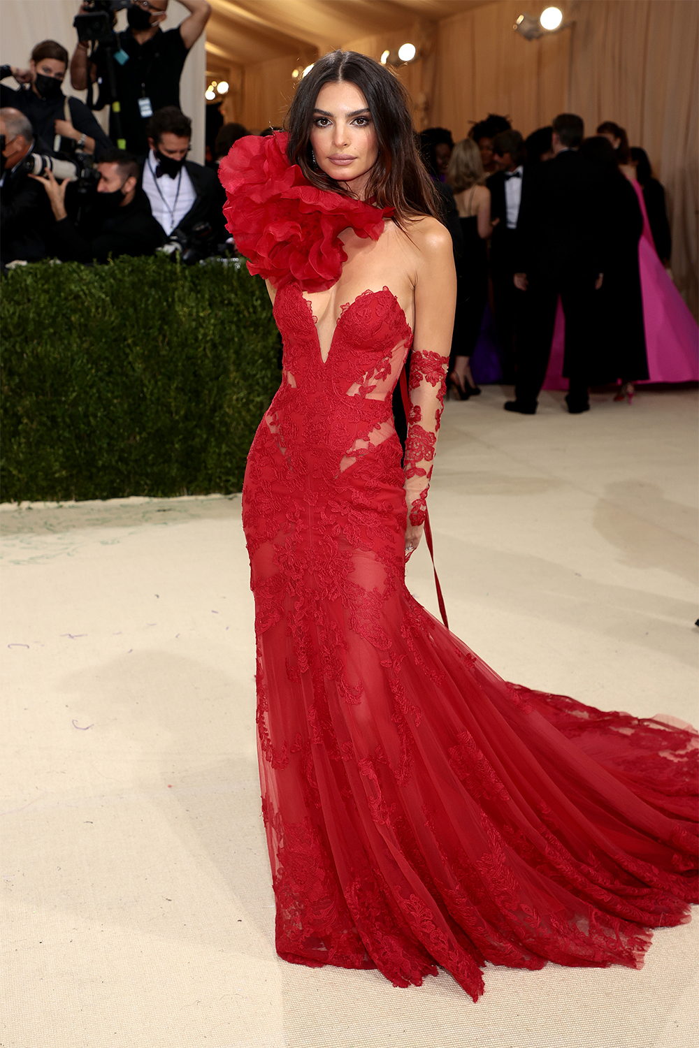Красная дорожка Met Gala — 2021 предлагает свергнуть патриархат. Мы — за! (фото 18)