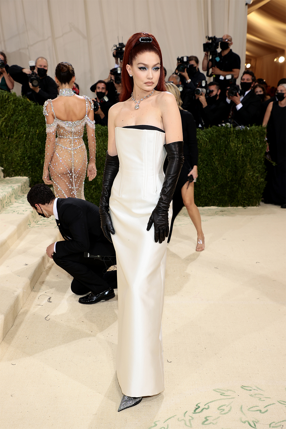 Красная дорожка Met Gala — 2021 предлагает свергнуть патриархат. Мы — за! (фото 21)