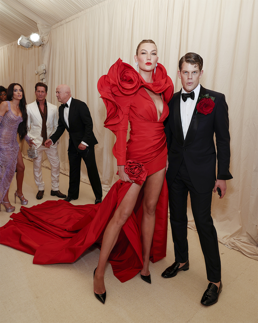 Красная дорожка Met Gala — 2021 предлагает свергнуть патриархат. Мы — за! (фото 32)