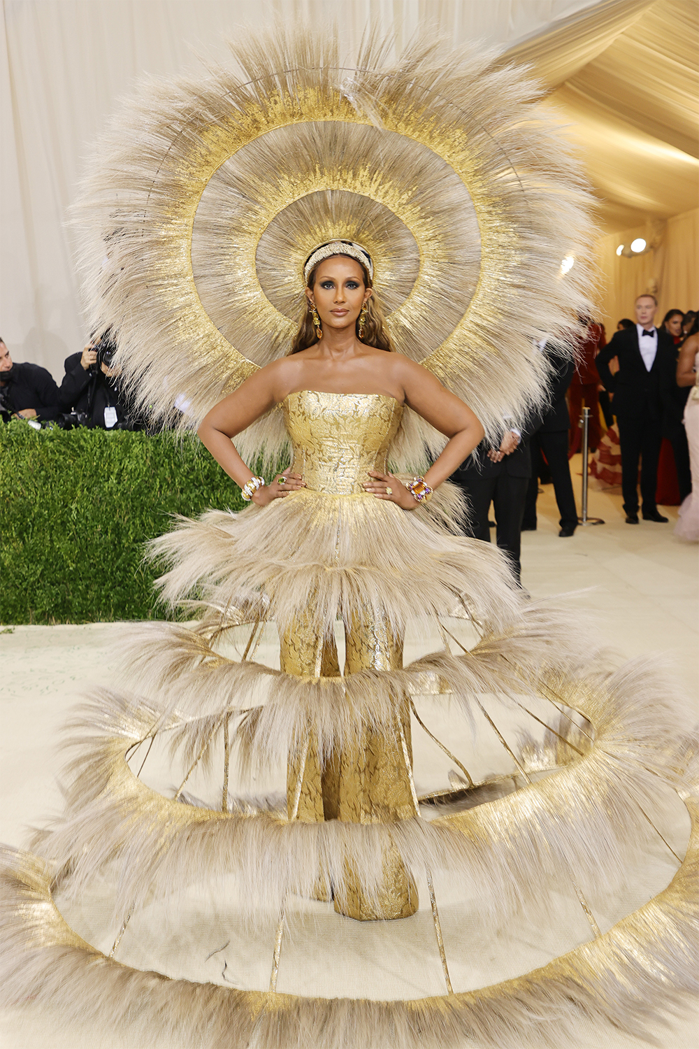 Красная дорожка Met Gala — 2021 предлагает свергнуть патриархат. Мы — за! (фото 35)
